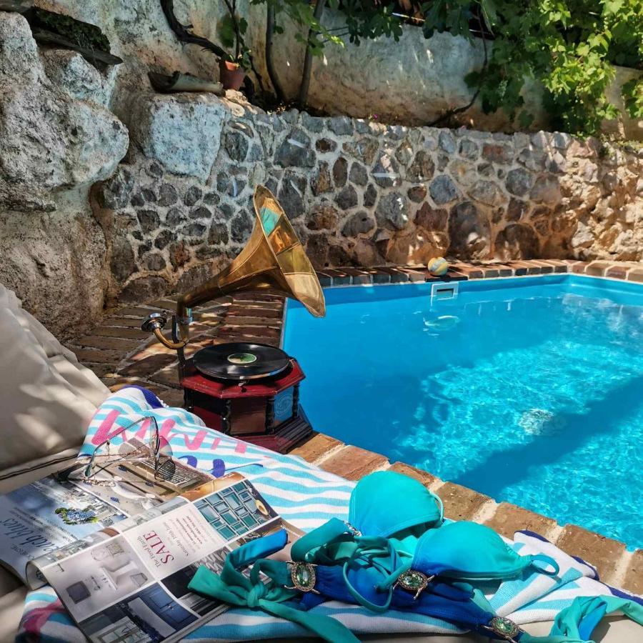 Villa Festina Lente - Cosy & Authentic Villa With Private Heated Pool Dobrinj Luaran gambar
