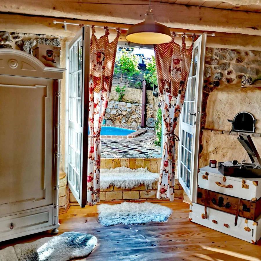 Villa Festina Lente - Cosy & Authentic Villa With Private Heated Pool Dobrinj Luaran gambar