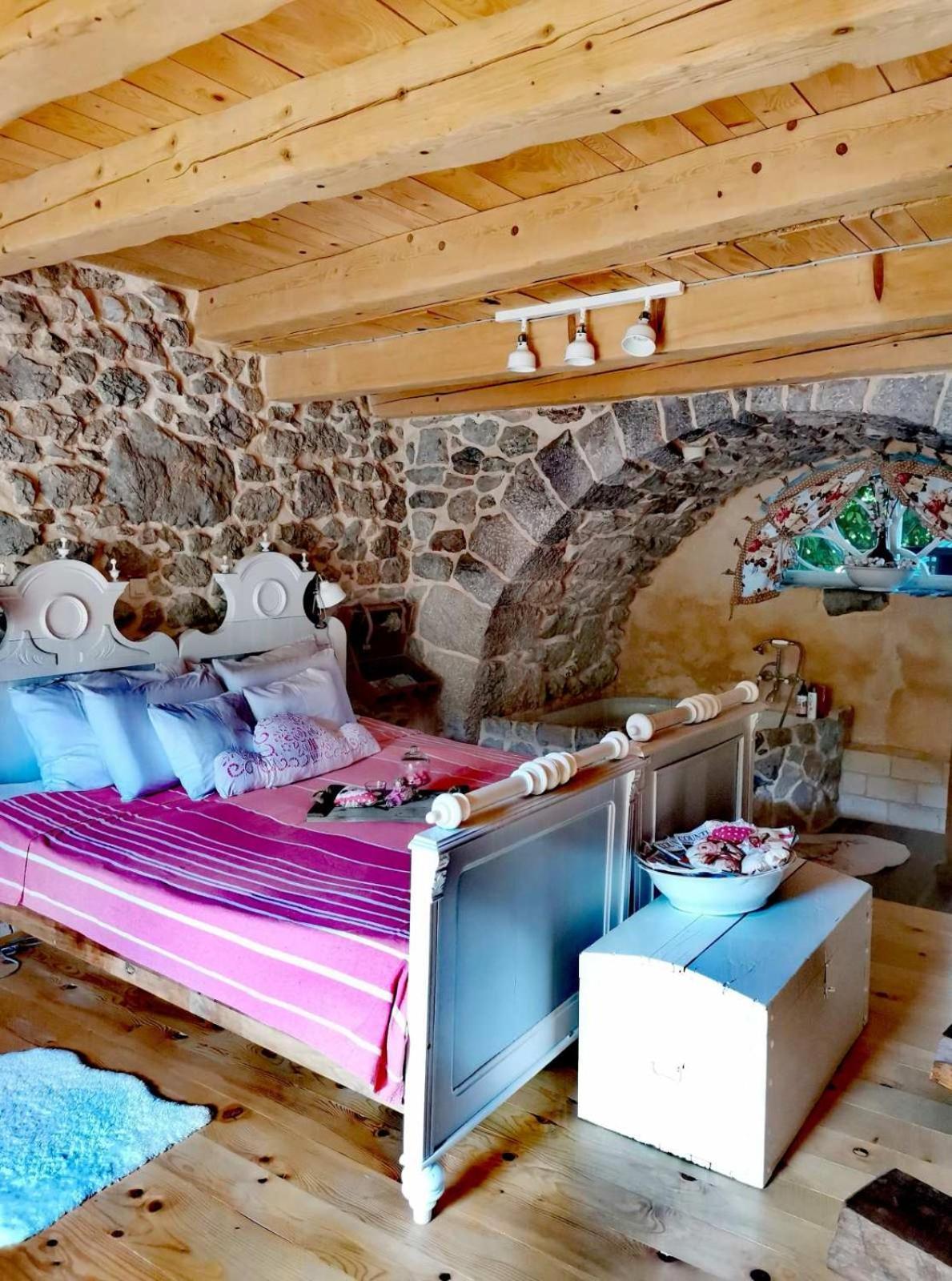 Villa Festina Lente - Cosy & Authentic Villa With Private Heated Pool Dobrinj Luaran gambar