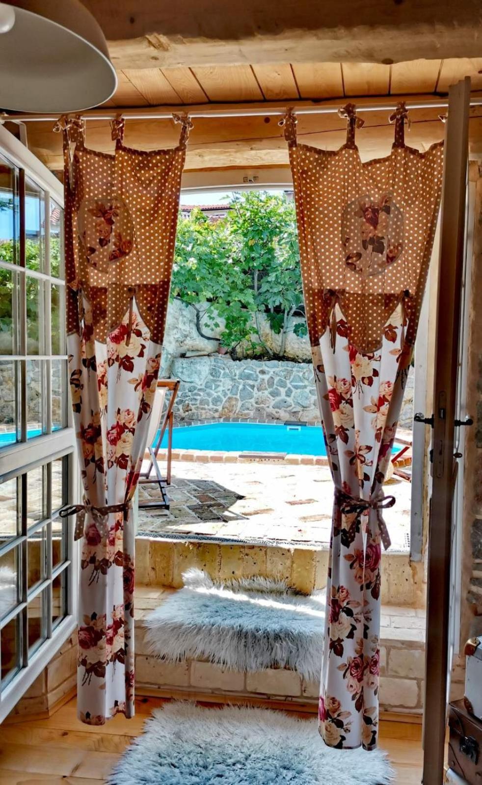 Villa Festina Lente - Cosy & Authentic Villa With Private Heated Pool Dobrinj Luaran gambar