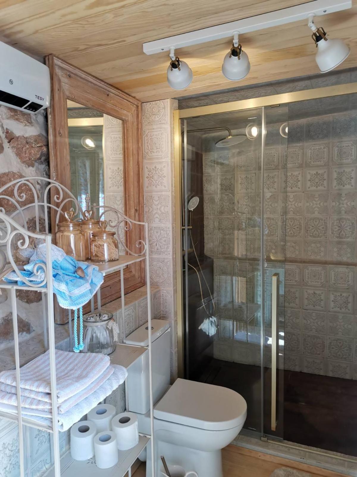 Villa Festina Lente - Cosy & Authentic Villa With Private Heated Pool Dobrinj Luaran gambar