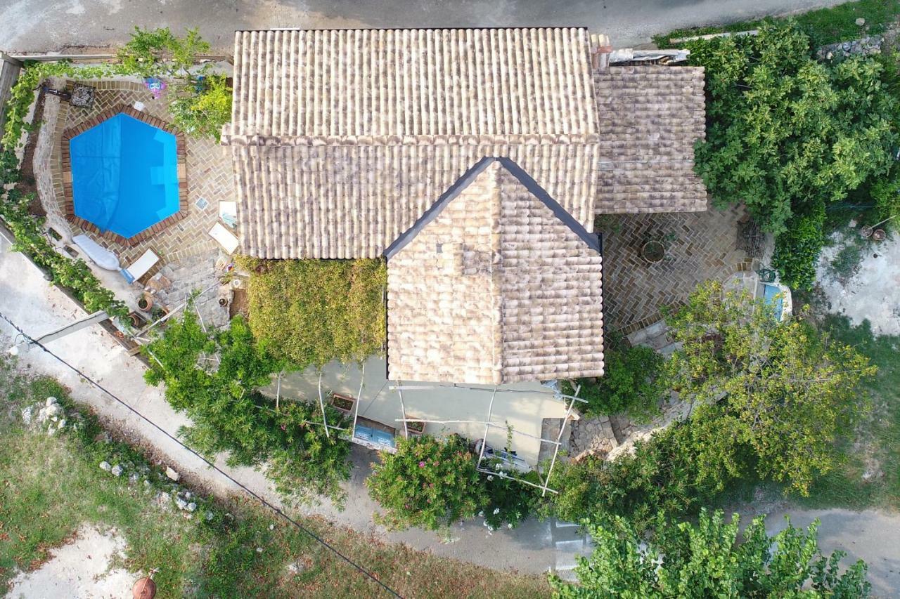 Villa Festina Lente - Cosy & Authentic Villa With Private Heated Pool Dobrinj Luaran gambar